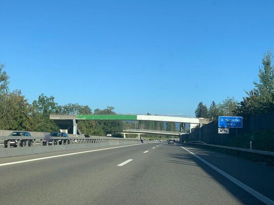 FCSG Graffitis entlang der Autobahn